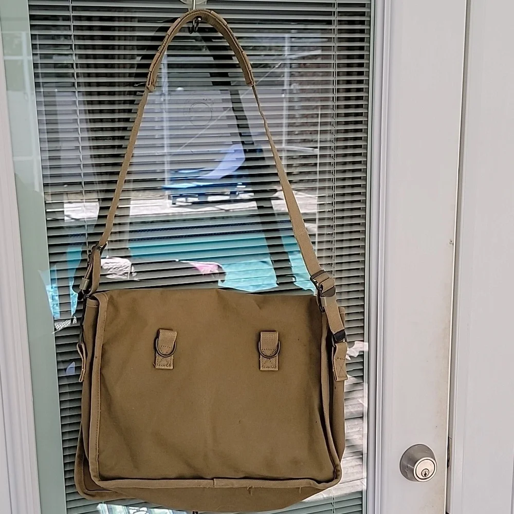 Banana Republic Heavy Canvas Paratrooper Messenger Bag